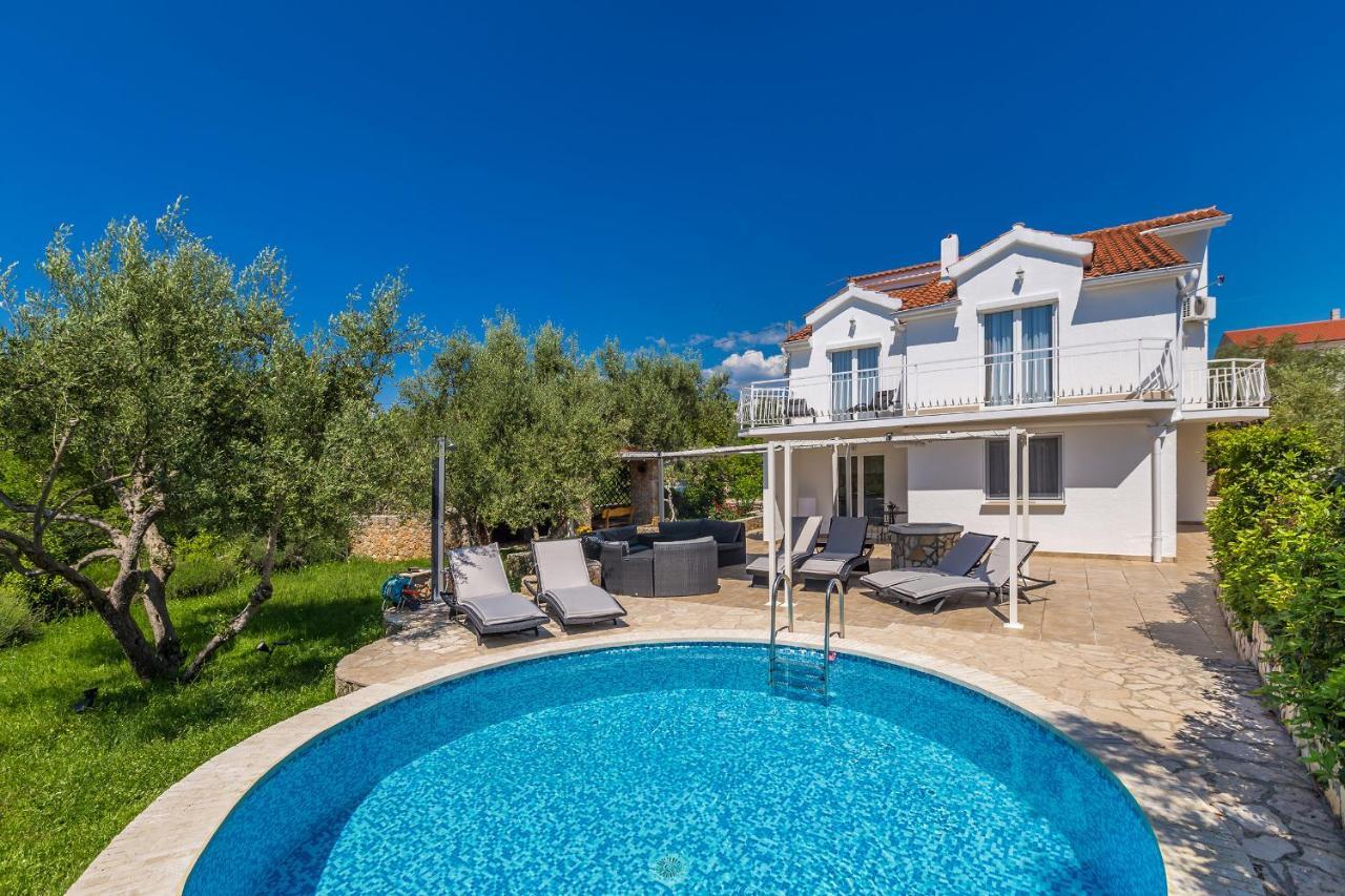 Holiday Home Olive Garden Brzac Luaran gambar