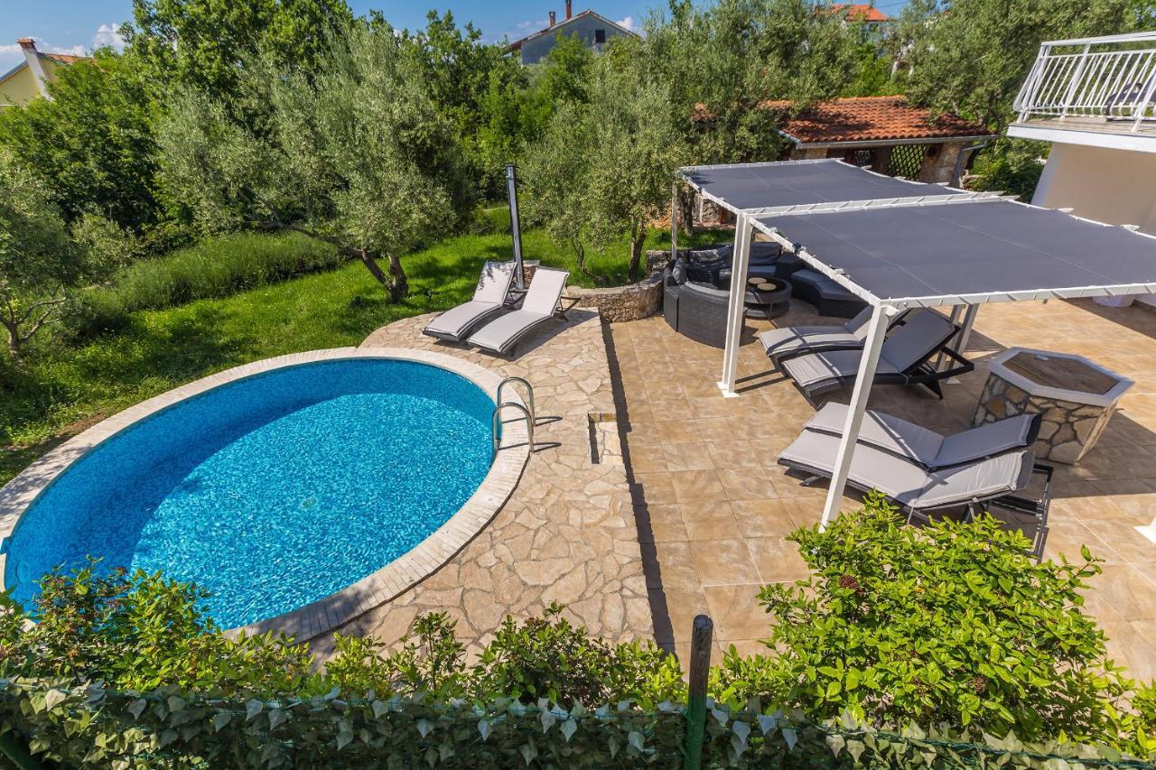 Holiday Home Olive Garden Brzac Luaran gambar