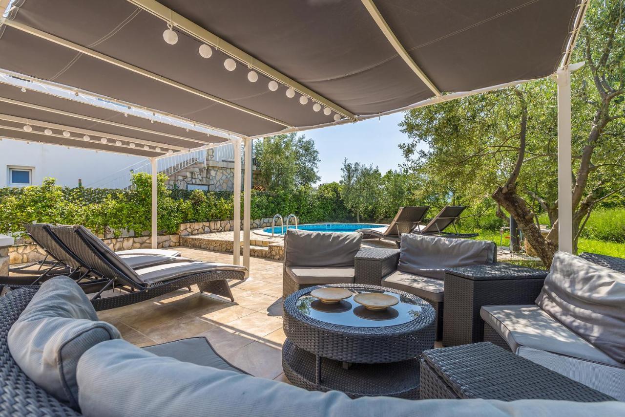 Holiday Home Olive Garden Brzac Luaran gambar