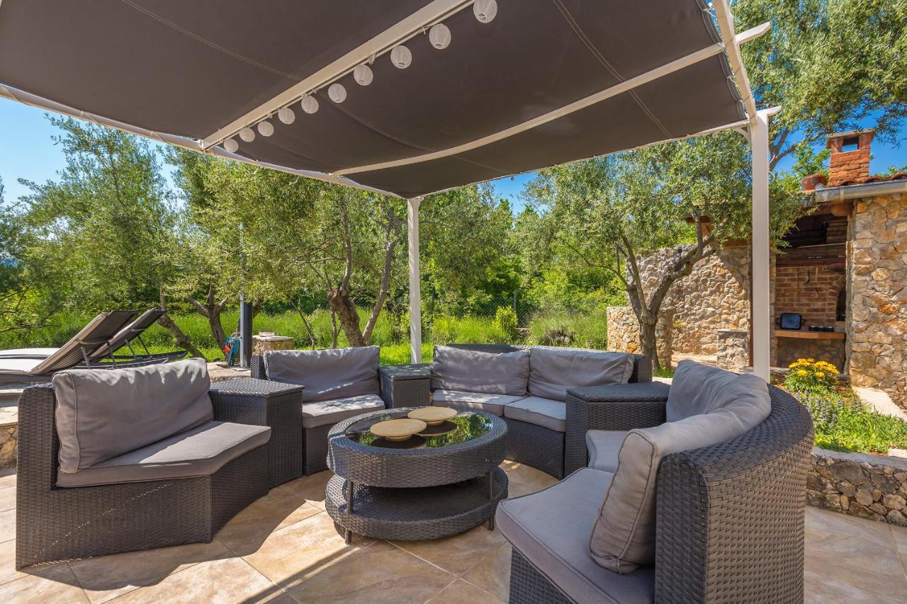 Holiday Home Olive Garden Brzac Luaran gambar