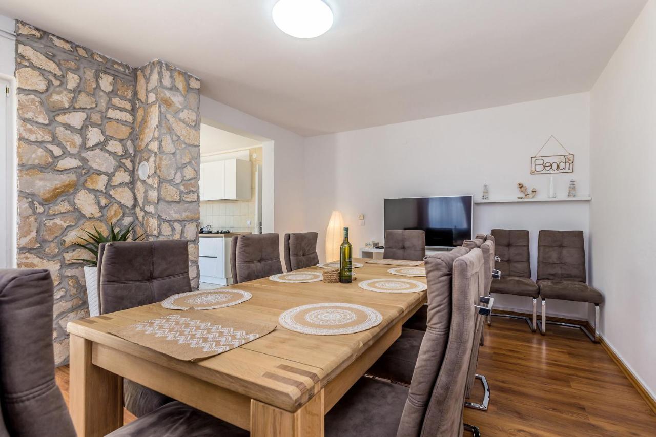 Holiday Home Olive Garden Brzac Luaran gambar