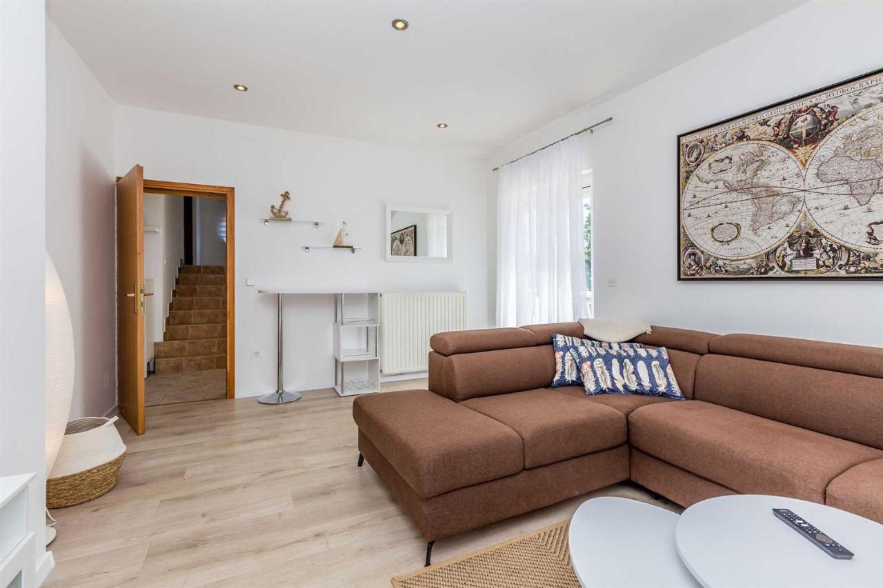 Holiday Home Olive Garden Brzac Luaran gambar