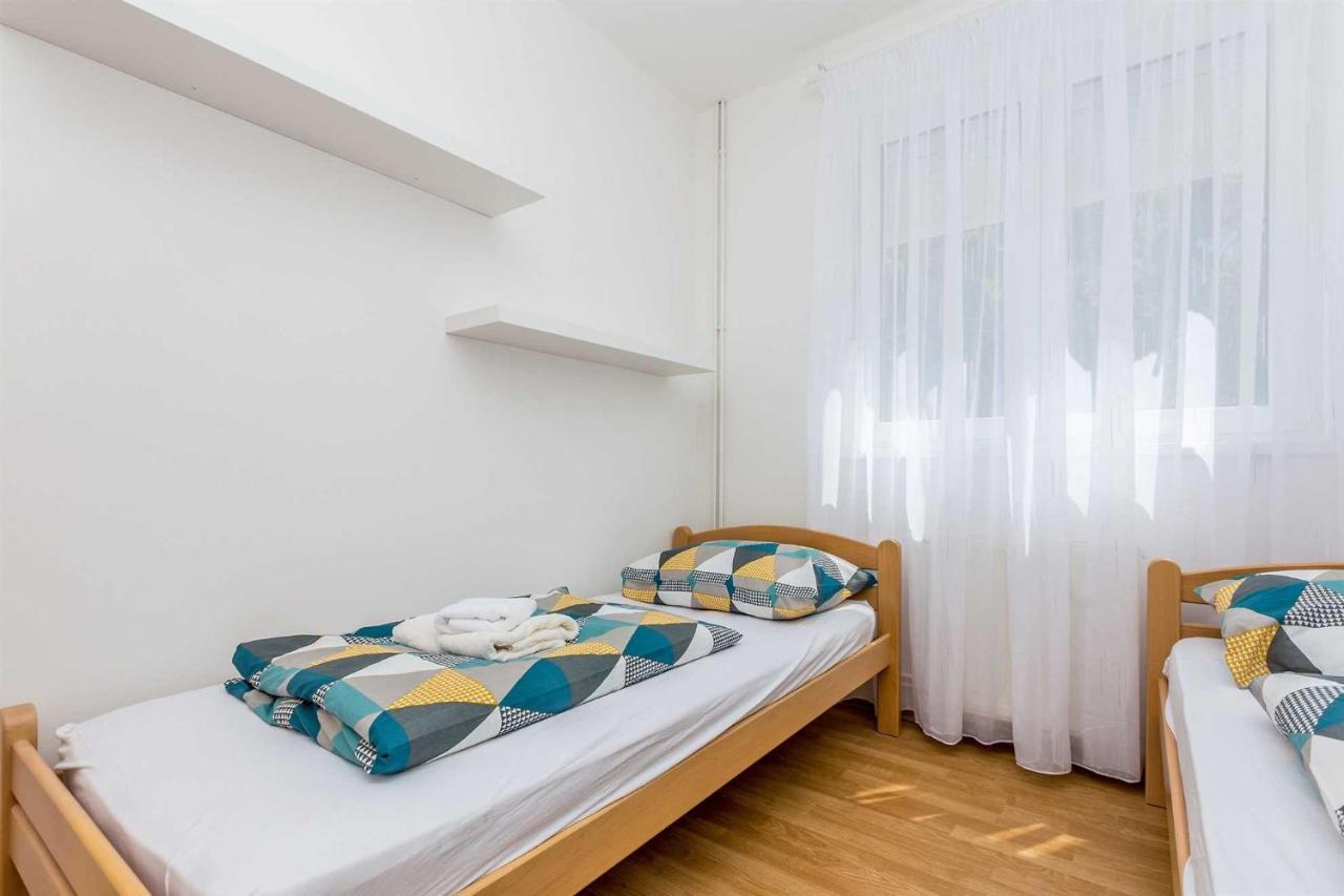 Holiday Home Olive Garden Brzac Luaran gambar