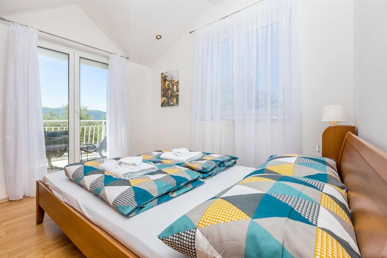 Holiday Home Olive Garden Brzac Luaran gambar