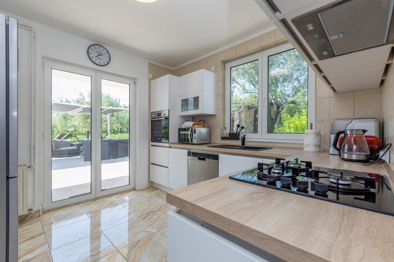 Holiday Home Olive Garden Brzac Luaran gambar