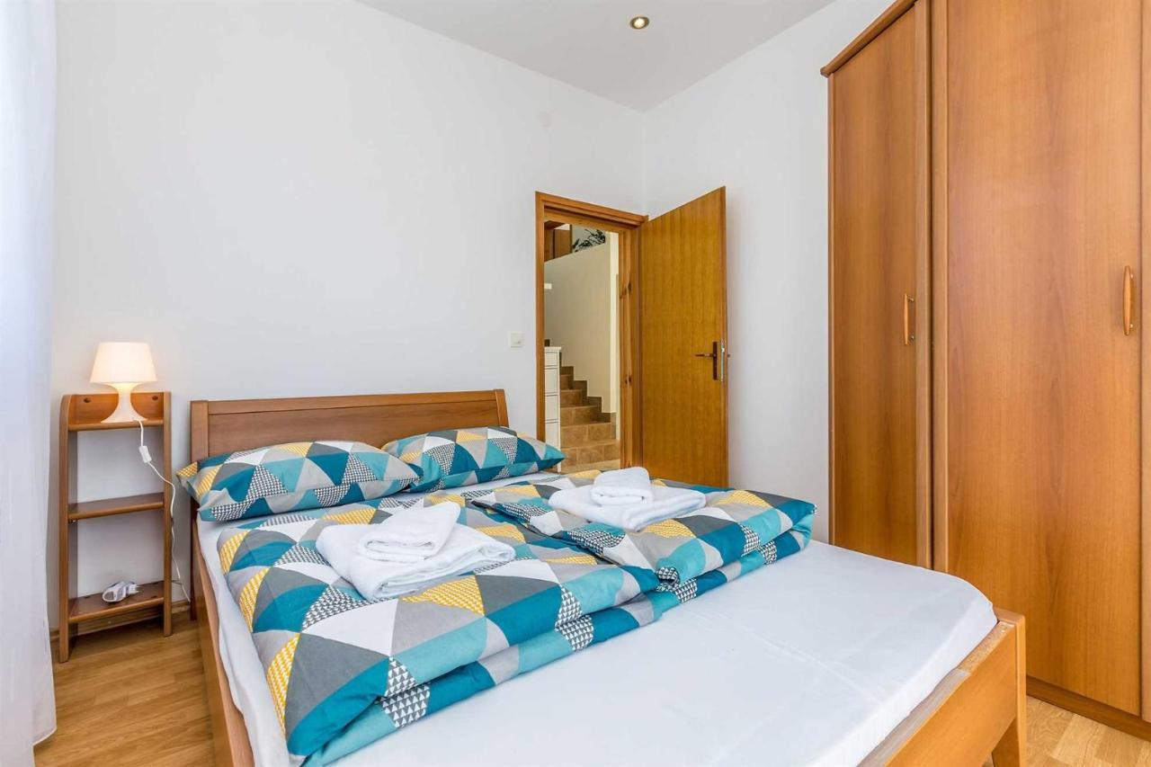 Holiday Home Olive Garden Brzac Luaran gambar