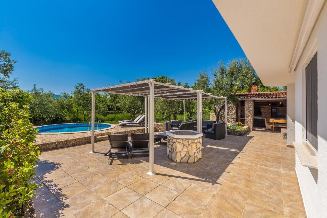 Holiday Home Olive Garden Brzac Luaran gambar